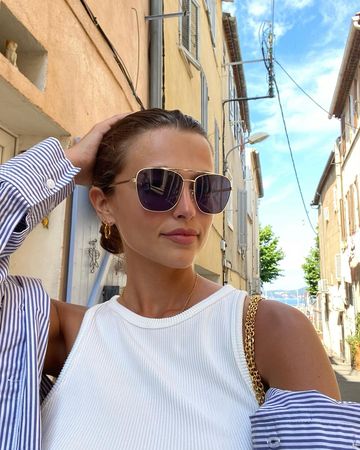 Instagram post by @julia_jane_rose for PAUL HEWITT. Caption reads: [...] sunglasses from  @paul_hewitt 💙
#paulhewitt....