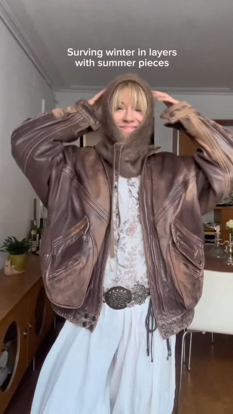 Instagram post by @fashionismysnack for SUUD COLLECTION. Caption reads: [...] layer extreme soft Viscose top....