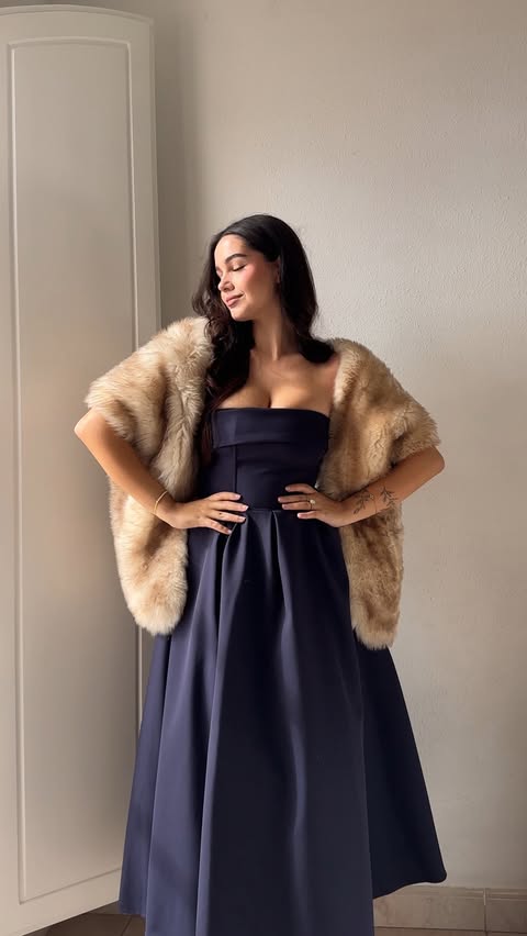 Instagram post by @lolagfdez for Club L London. Caption reads: Did you really believe I wasn’t going to give you....