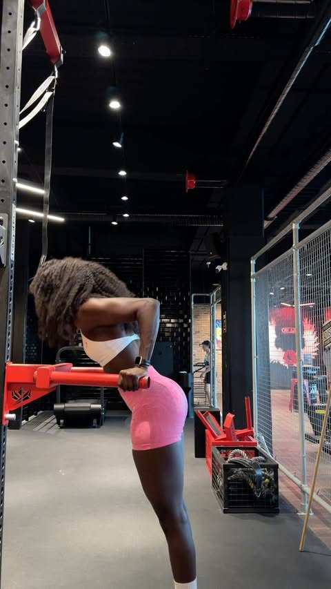 Instagram post by @radiyahlifts for Gymshark Women. Caption reads: Oi mami come dips Outfit @gymsharkwomen Code....