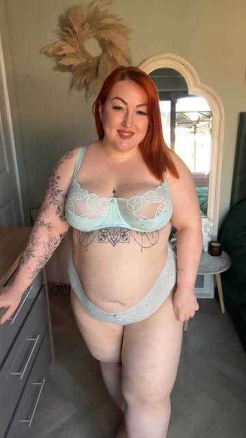 Instagram post by an influencer for Curvy Kate. Caption reads: [...] of the love lace set from @curvykate paired....