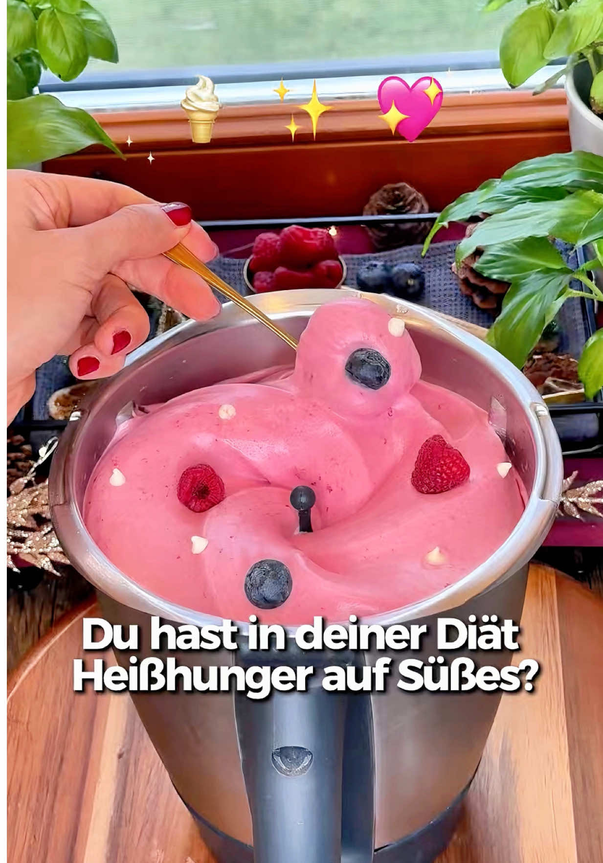 TikTok post by @chrissis.chaoskitchen for More Nutrition. Caption reads: [...] ✨ Anzeige | *von @MORE NUTRITION Mit dem....