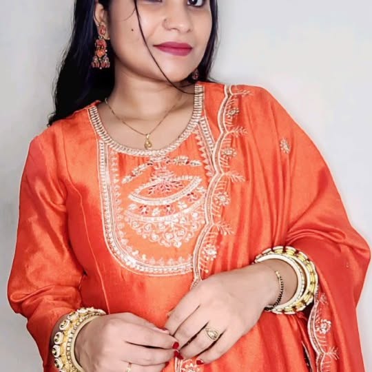 Instagram post by @fashionista_monika for Navlik. Caption reads: #incollaboration with @navlik.in

Received this....