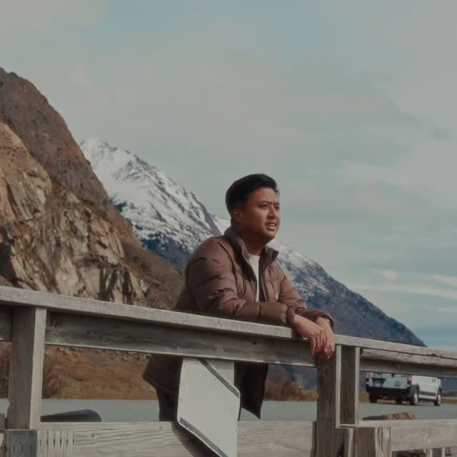 Instagram post by @jonimperial for MagicLinks. Caption reads: Turn your expectations to reality with @adobe....