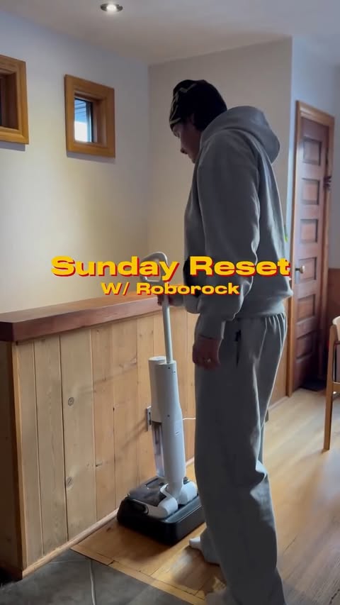 Instagram post by @dontdillydally_ for Roborock. Caption reads: [...] just got a whole lot easier with @roborock....