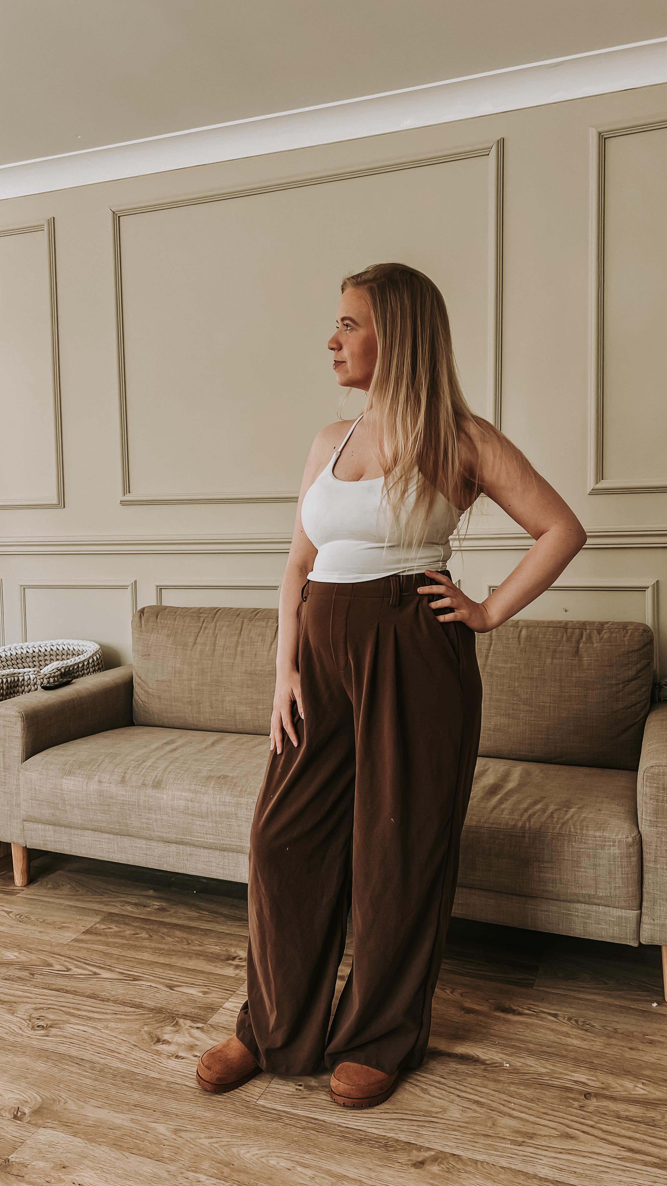 Instagram post by @thefisherwilliamsfamily for Halara. Caption reads: Shop our fave autumn must haves from....