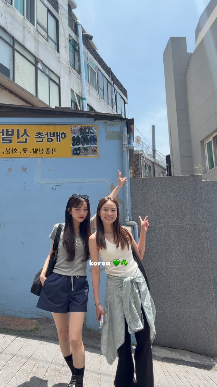 Instagram post by @kana1003 for Xenia Clinic. Caption reads: 姉とのkorea
良すぎてリピしたクリニック☘️💚✨
スキンブースターと水光注射したよ^_^

@....
