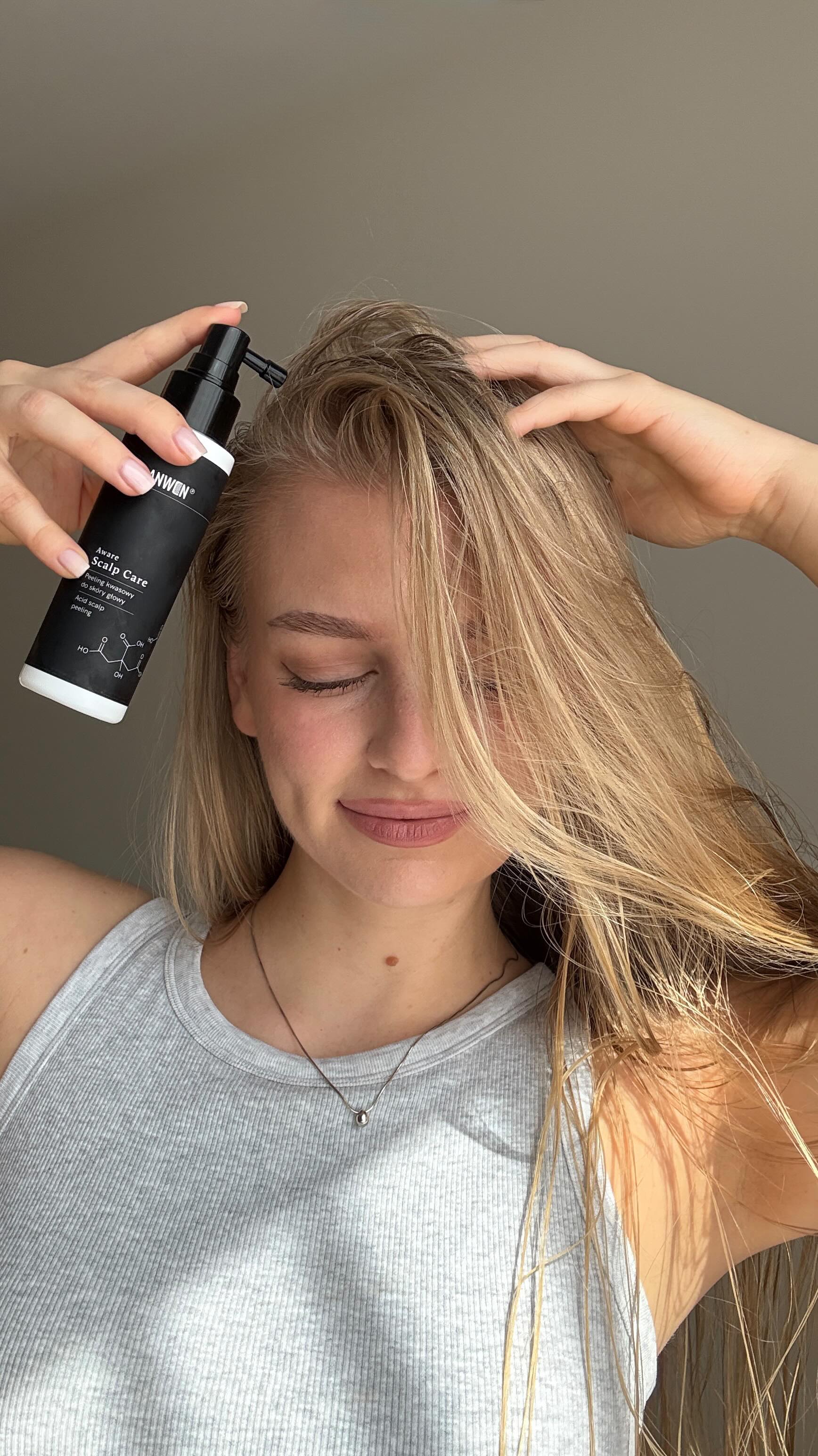 Instagram post by @wlosara_ for Anwen. Caption reads: • reklama @kosmetykianwen •

Co warto robić raz w....