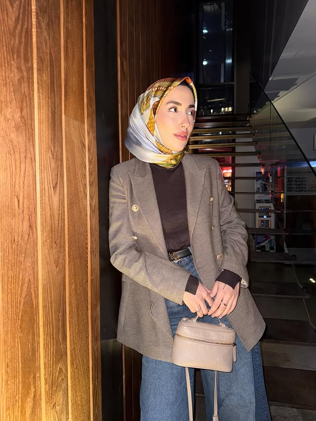 Instagram post by @seeymacoskunkoc for Imannoor. Caption reads: 🫠🤍✨ #tekparçaşıklık #imannoor @imannoor #reklam.