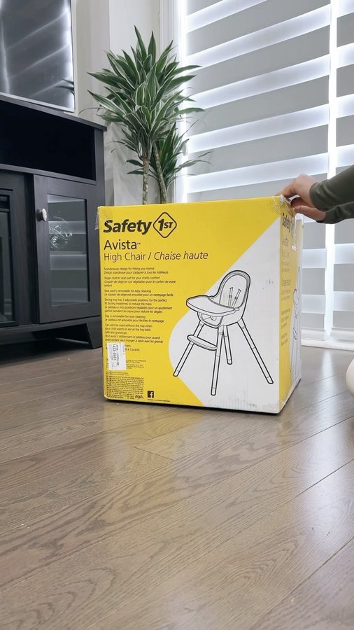 Instagram post by @shefinspired for Safety 1st. Caption reads: Mealtime made safe & stylish with the Avista....