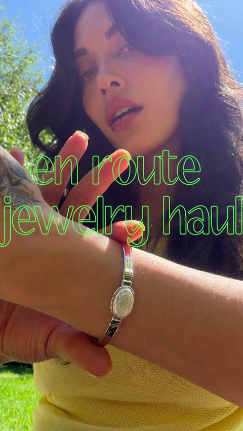 Instagram post by @zainahhaider for En Route Jewelry. Caption reads: Mini jewelry haul @enroutejewelry_ 🌊 🐚 ✨ ⛓️‍💥....