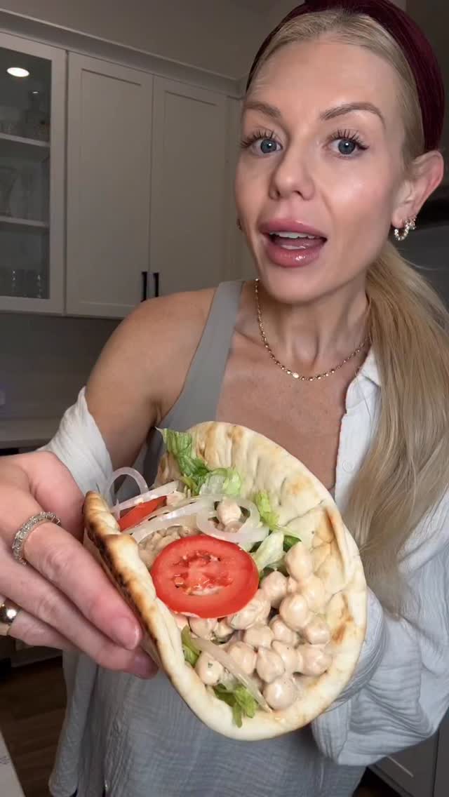 Instagram post by @hungry.blonde for Primal Kitchen. Caption reads: One thing about me is I looove a chickpea salad.....