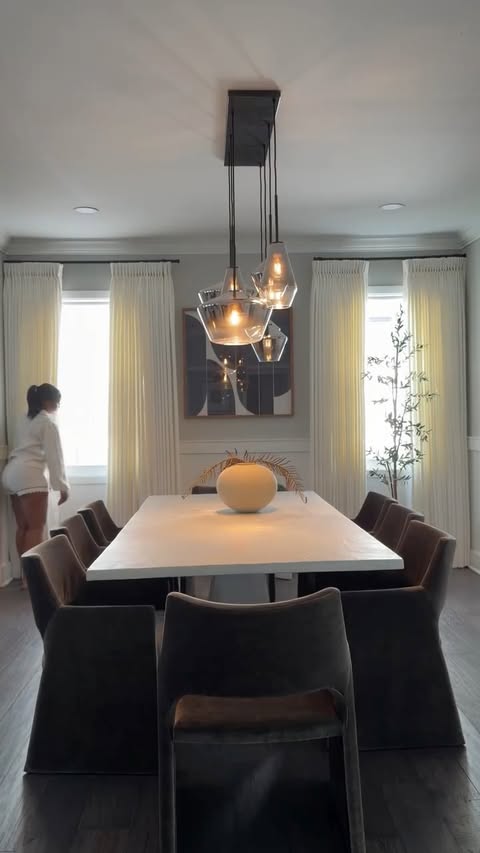 Instagram post by @jasinyavanputten for Wayfair. Caption reads: [...] And FAB decor is immediately after! @wayfair....