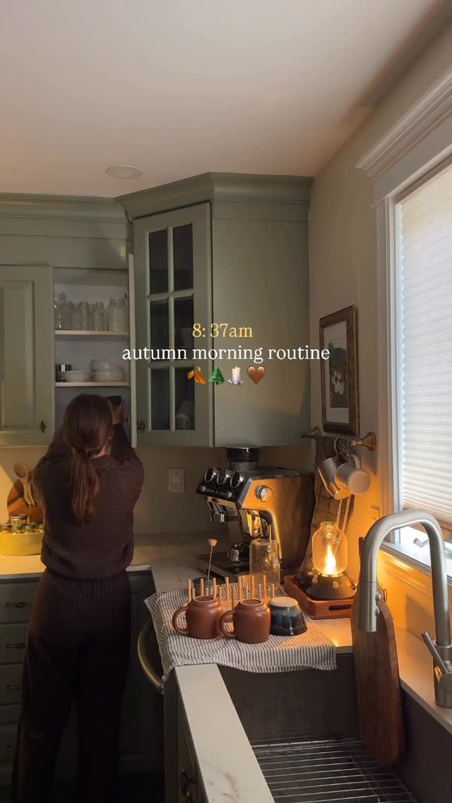 Instagram post by @jodirobicheau for Botanica Health. Caption reads: [...] I love the perfect greens from....