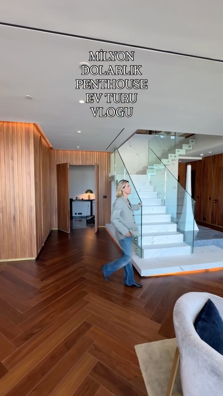 Instagram post by @mr.thecan for Hyatt. Caption reads: MİLYON DOLARLIK PENTHOUSE EV TURUM NASIL?....