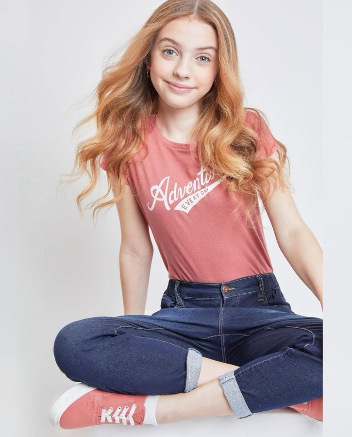 Instagram post by @jujubrenerofficial for Ymi Jeans. Caption reads: [...] new work for YMI Jeans 🫶👖 •fit @ymijeans....