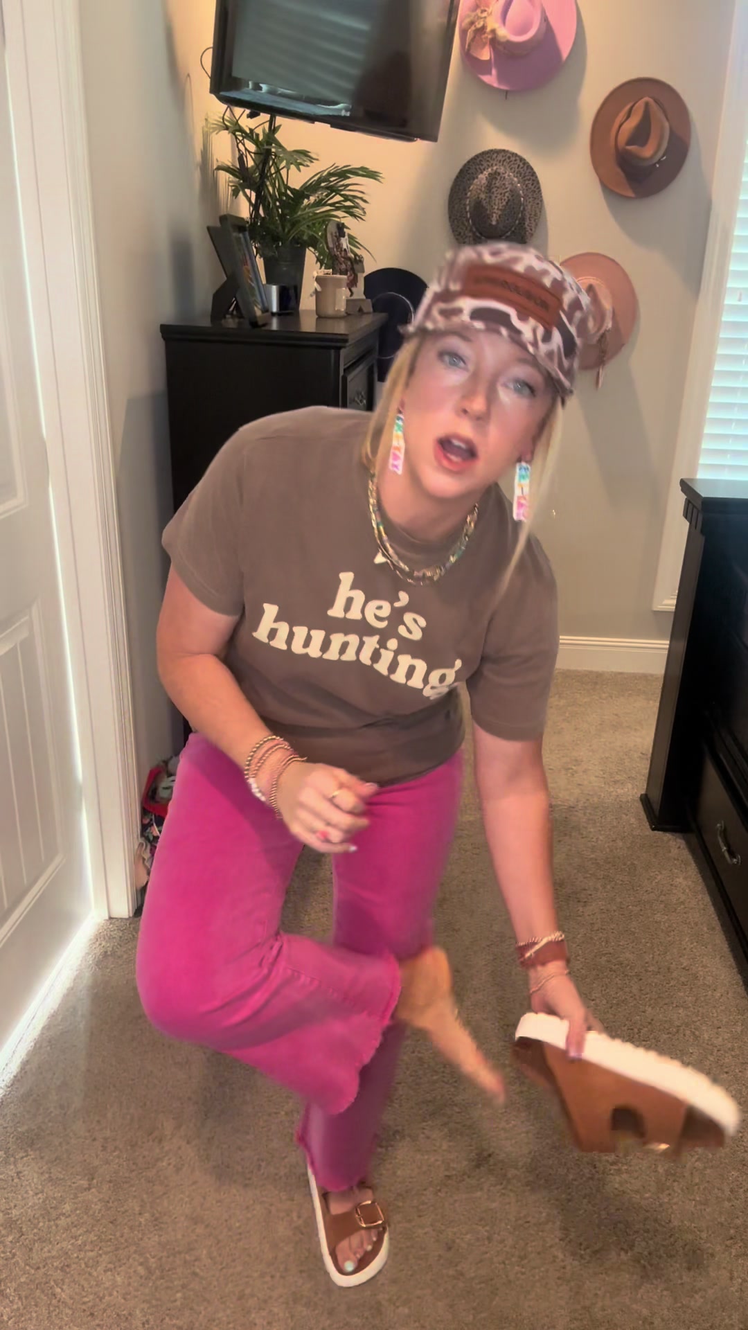 TikTok post by @brittney_burgess713 for evellyhootd. Caption reads: [...] #womensshoes #shoes #sandals@EVELLYHOOTD US.