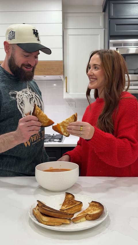 Instagram post by @shaybellevie for Safeway. Caption reads: [...] cozy winter moments is always found at....