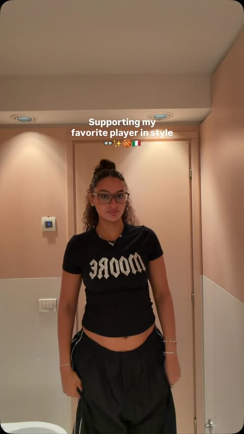 Instagram post by @lexi_gordon34 for Pair Eyewear. Caption reads: [...] my new fav gameday accessory!!! @paireyewear....