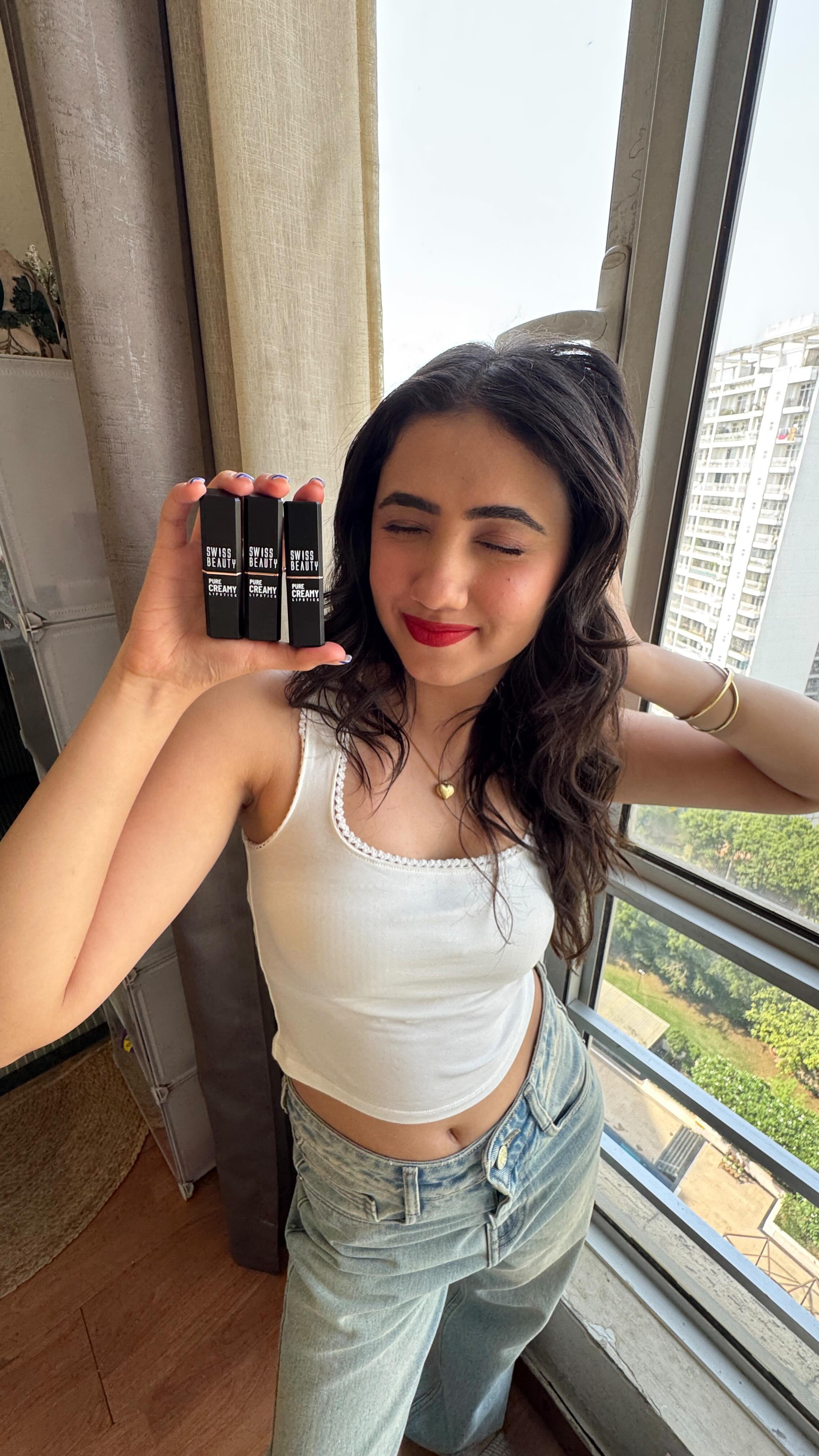 Instagram post by @lavisha.arora for Swiss Beauty Cosmetic. Caption reads: 3 Best Lip colours for every day under 500!!✨💄.