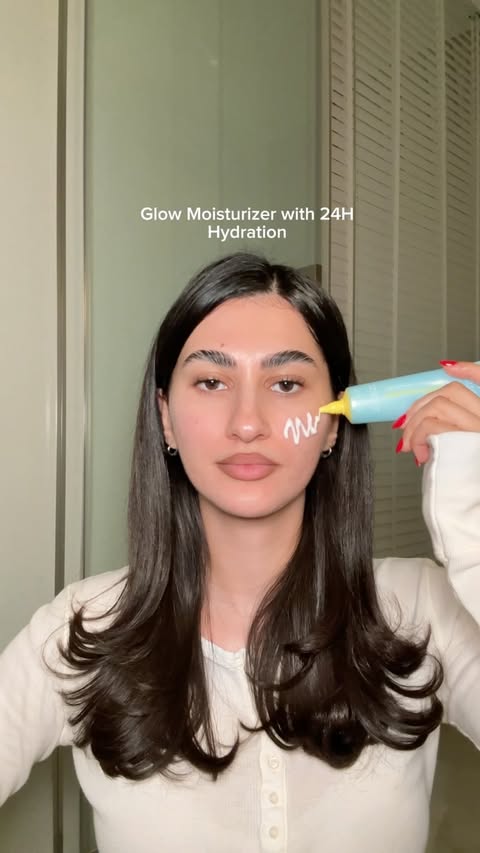 Instagram post by @tasneem.jpg for Erborian. Caption reads: Putting the two new @erborianme moisturizers side....