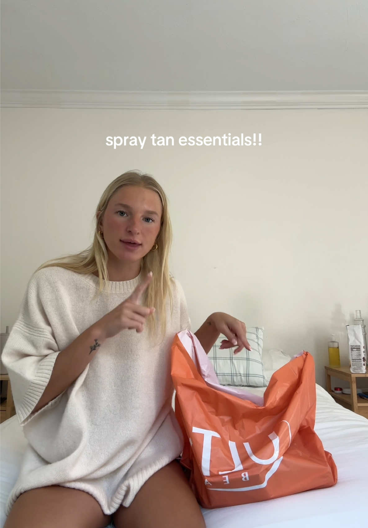 TikTok post by @hannahmatthy for Hempz. Caption reads: [...]  #spraytan #faketan #fyp #ultahaul @Coco&Eve....