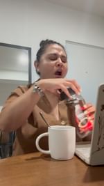 Instagram post by @dwoongr for Coffee mate. Caption reads: [...] solo con #LaCombinaciónPerfecta....