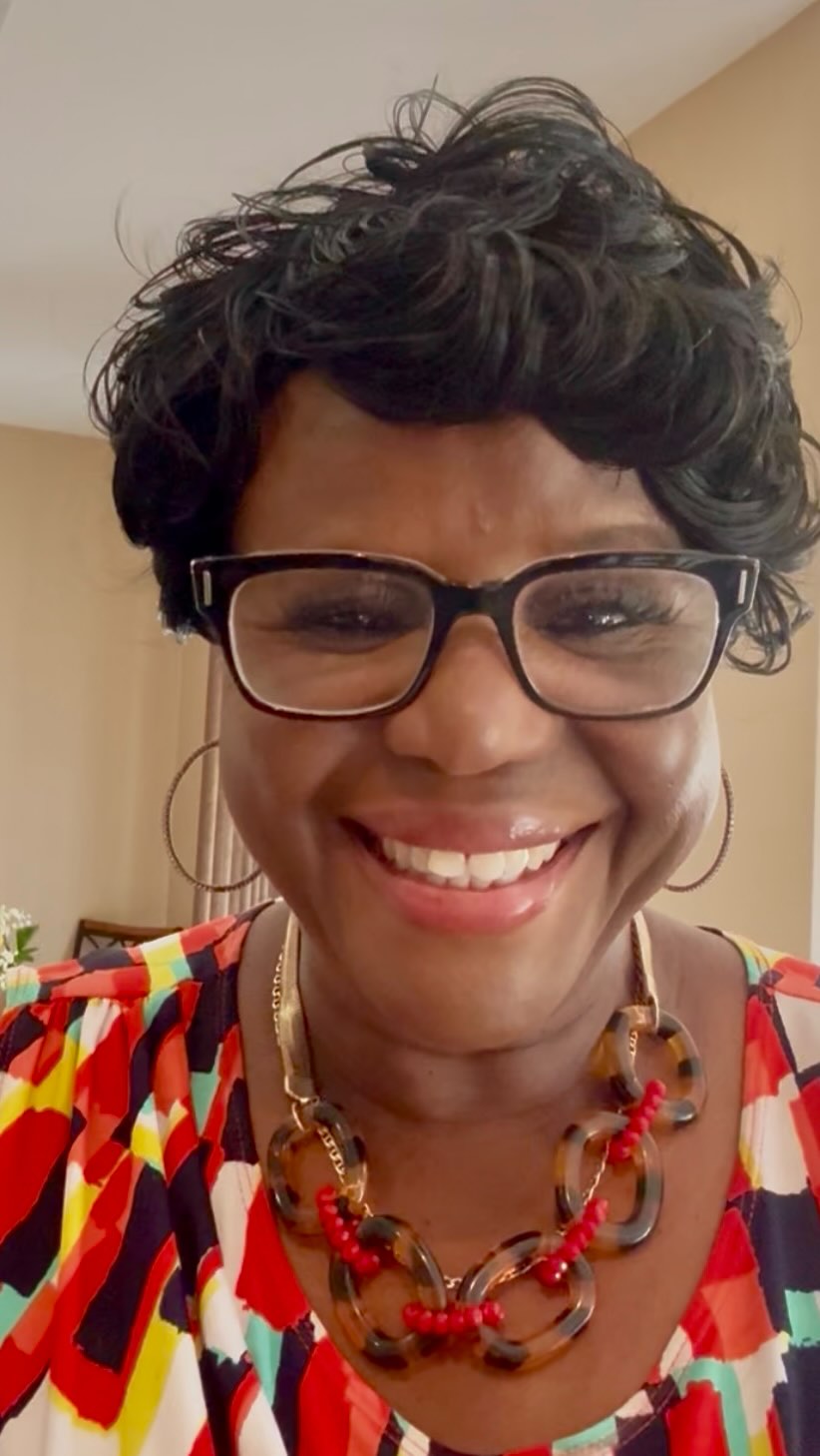 Instagram post by @myrnamyoung for Pique Life. Caption reads: [...] #HydrationMatters #GlowOver40 #Ad @piquelife....