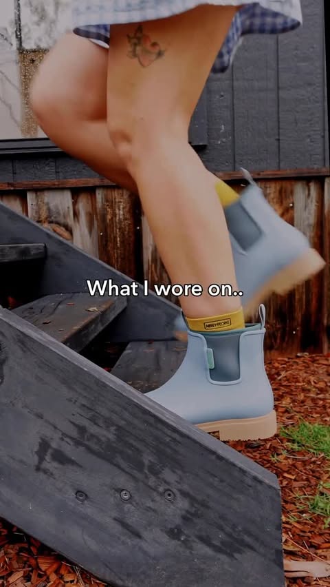 Instagram post by @lucy_lumen for Merry People. Caption reads: 🏕️ Camping but make it colourful 🌈 

Here is....