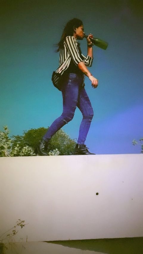 Instagram post by @sonu07s for What's Trending. Caption reads: Mujhko pina he🍾pine do🔥💔

#reel #reelitfeelit....