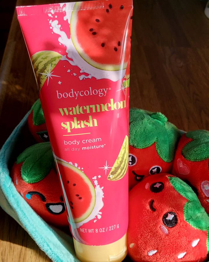 Instagram post by @gladz23 for BzzAgent. Caption reads: I received this product for free from bzz in....