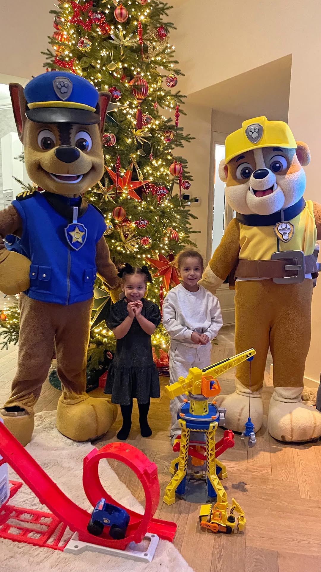 Instagram post by @channahkoerten for PAW Patrol. Caption reads: 🚨 Breaking news! 🚨 PAW Patrol was hier!....