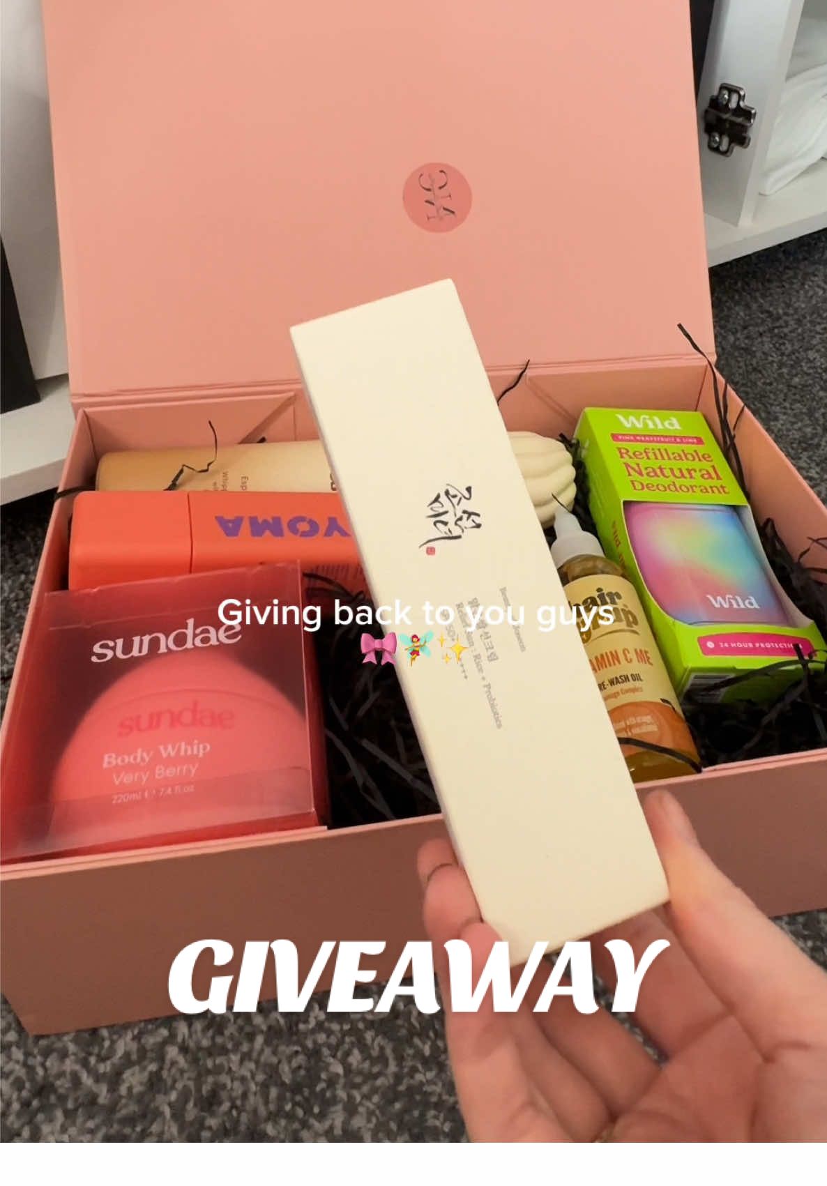 TikTok post by @niammxoxo for ISOCLEAN. Caption reads: @☁️N I A M H 🎀🎀🎀THANK YOU THANK YOU....