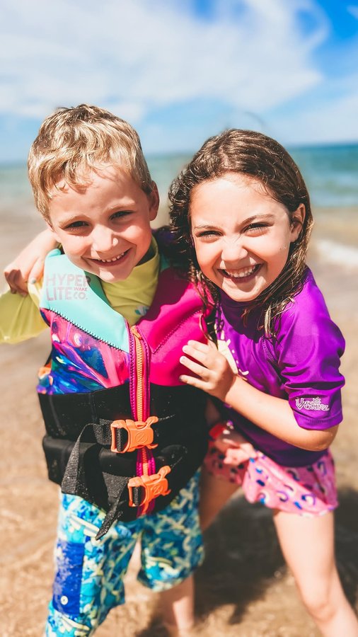 Instagram post by @alyssagoldwater for Clixo. Caption reads: [...] that have the most versatility.

#ad....