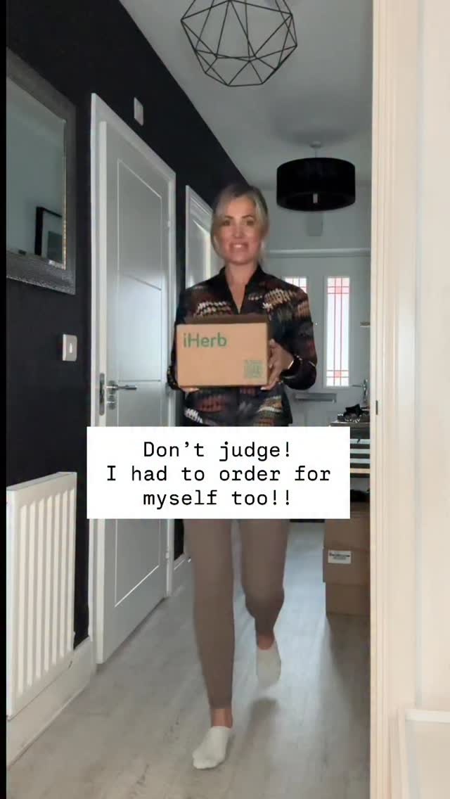 Instagram post by @nikkiryan for iHerb. Caption reads: Who’s started their Christmas shopping yet? ad....