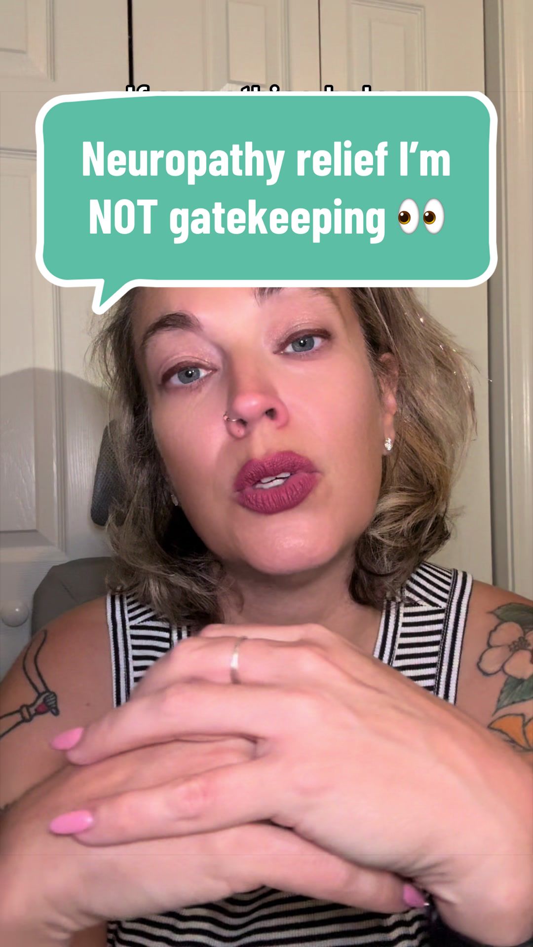 TikTok post by @holly_halina for Migrastil. Caption reads: [...] or legs feel a little more manageable.....