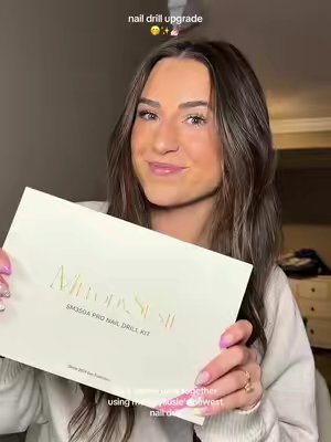 TikTok post by @hannah.bausch for MelodySusie. Caption reads: [...] version is SO good 👀💅🏼 The MelodySusie....