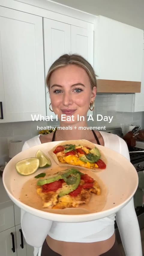 Instagram post by @caroline__mchugh for The Sculpt Society. Caption reads: [...] meals!

I got all my recipes from....