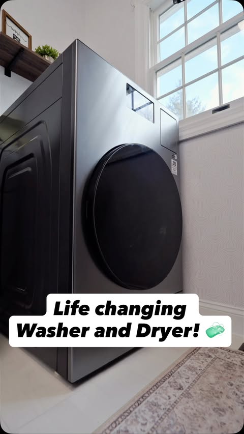 Instagram post by an influencer for Samsung US. Caption reads: [...] the whole room feel smarter. @samsungus,....