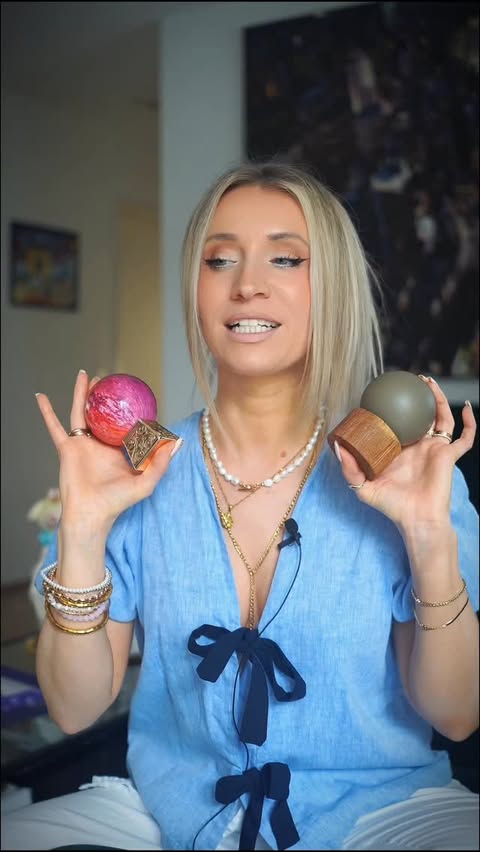 Instagram post by an influencer for Ataraj. Caption reads: parfümanzeige Best of @aurorascents_official !....