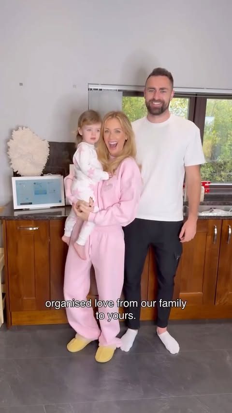 Instagram post by @lauraanderson1x for Skylight Frame. Caption reads: Give yourself (or someone you love) a gift that....