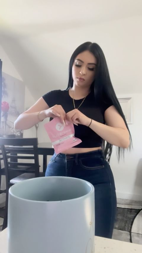 Instagram post by @alejandraapartidaa for Flat Tummy Co. Caption reads: #ad I’m loving my @flattummyco cleanse! It’s been....