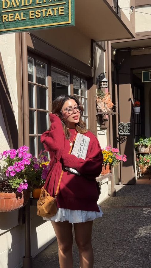 Instagram post by @thatgirljans for VICI COLLECTION. Caption reads: In love with cozy fall outfits💌 

#fall.