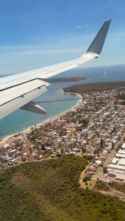 Instagram post by @style_queen_zilla for Qantas. Caption reads: GUESS WHERE IN AUSTRALIA WE ARE 👑
Early start as....
