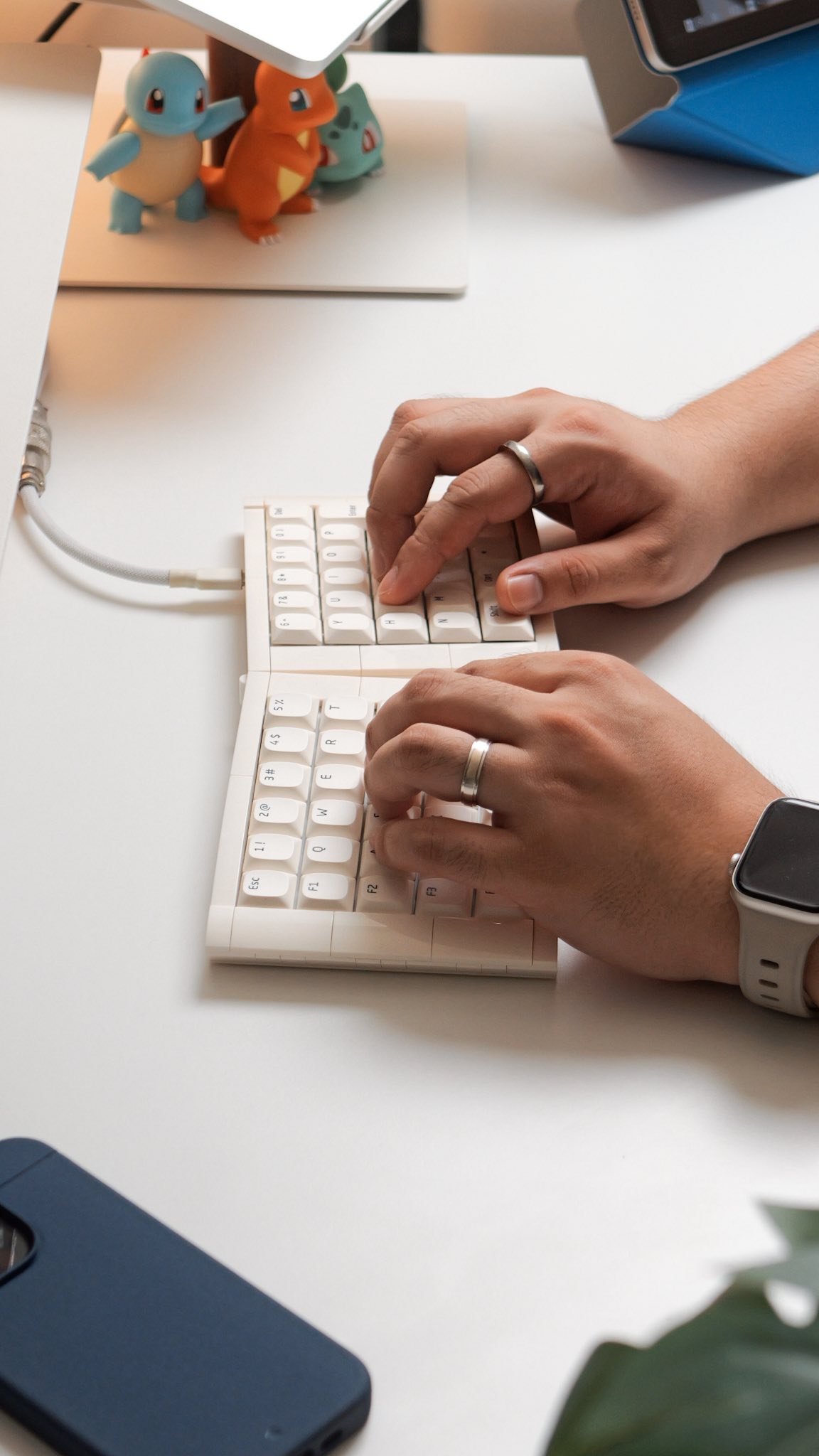 Instagram post by @jeorgepaolo_ for KBDcraft. Caption reads: [...] any quirkier than that! ✨ Build the....