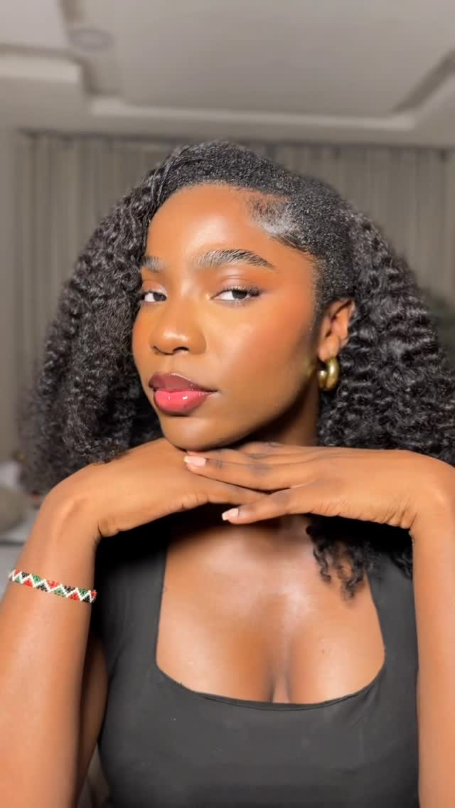 Instagram post by @_celina_kama for Curlsqueen. Caption reads: Love a good curly hair 😍 

Extensions-....