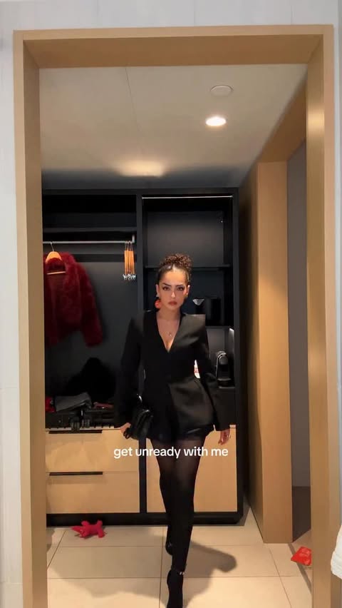 Instagram post by @moon.azad for Paulas Choice. Caption reads: my favorite time of the <3
products:
@paulaschoice....