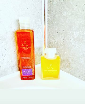 Instagram post by @jo_h31 for Aromatherapy Associates. Caption reads: [...] soak with bathing products from....
