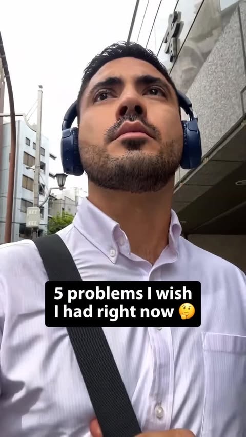 Instagram post by @waldirinjapan for agoda. Caption reads: [...] get up to 10% off when booking your hotel....