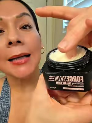 TikTok post by @kely6941 for Forge Skin. Caption reads: “SKINCARE MASCULINO CON SEBO DE RES🔥” @FORGE MEN....